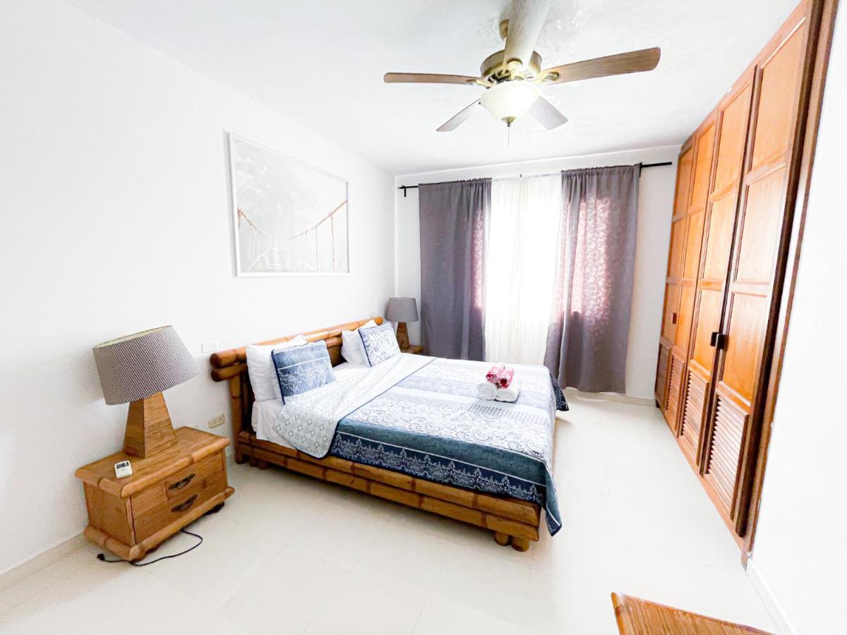 Villas & Apartments Vacation Hotel Rentals Long Term Bavaro Los Corales Punta Cana Exterior photo